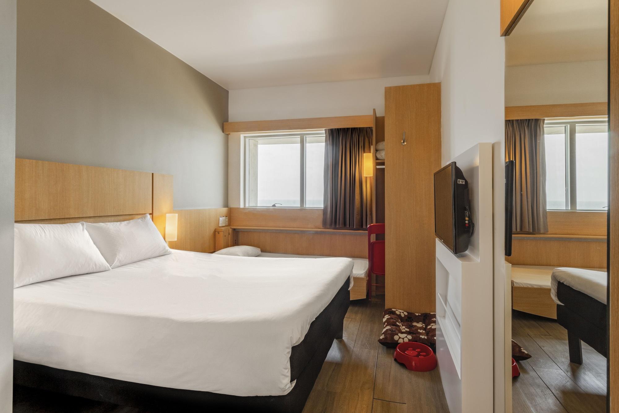 Отель Ibis Cartagena Marbella Экстерьер фото